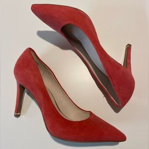 Kenneth Cole - Dark Pink Suede Pointed Toe Heel (size 8.5)